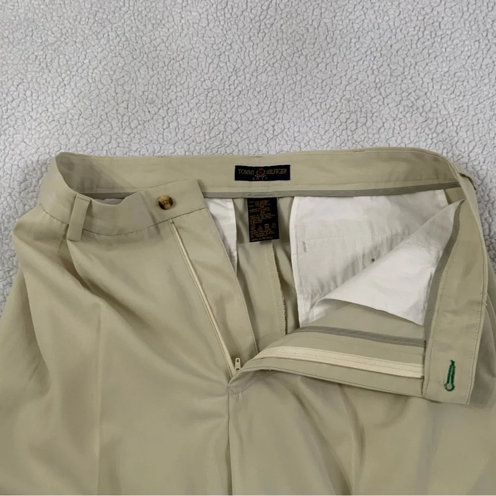 Tommy Hilfiger Golf Pants Men’s 34x30 Khaki Tan Pockets Pleated Straight Leg